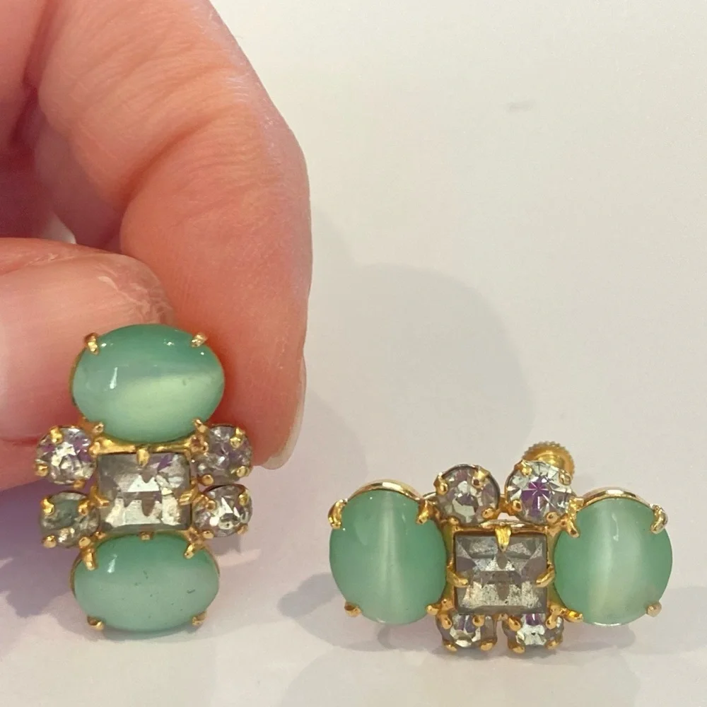 Vintage earrings green rhinestone screwbacks - Picture 7 of 7